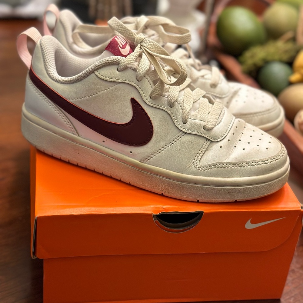 Nike maroon and white   Size3.5